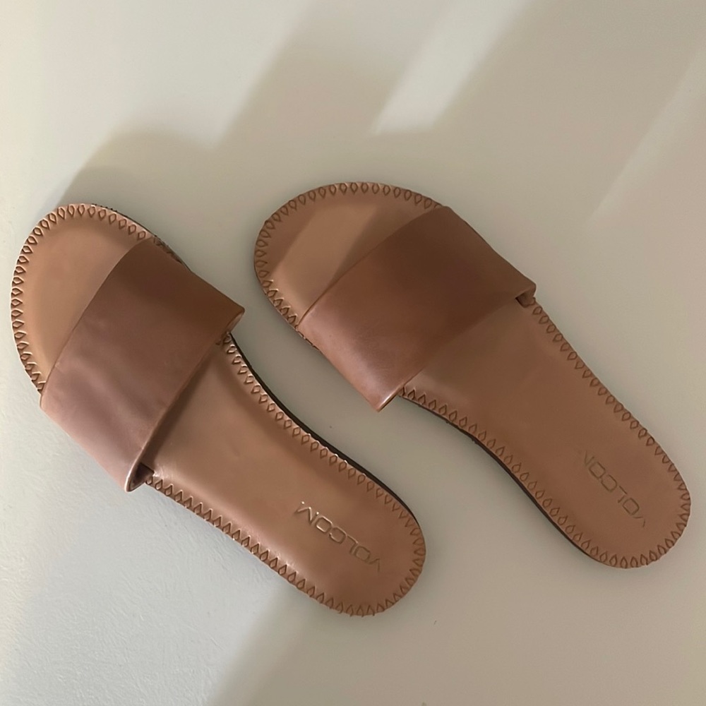 NEW Volcom sandals